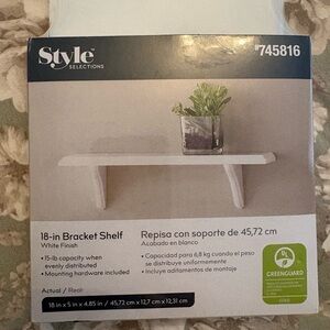 White 18-in Bracket Display Shelf